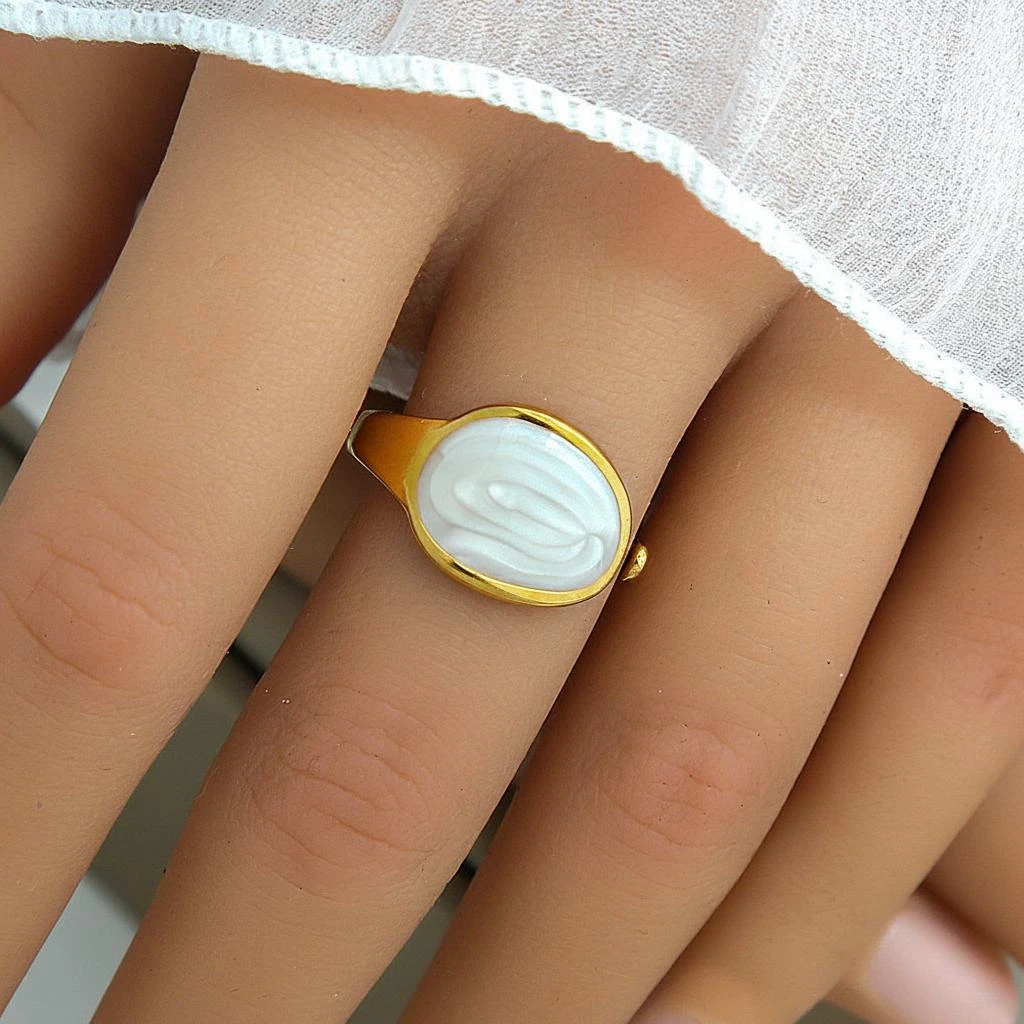 Alternative view of Pearl Slab Gold Plate Ring