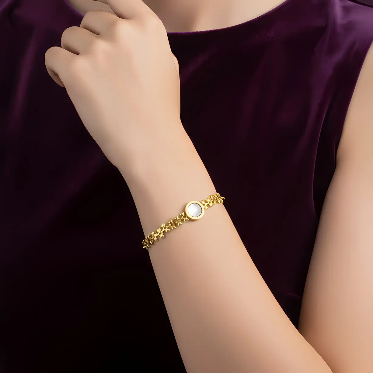 Heart Link Chain Bracelet with Mother of Pearl Circle Centerpiece - Image 3