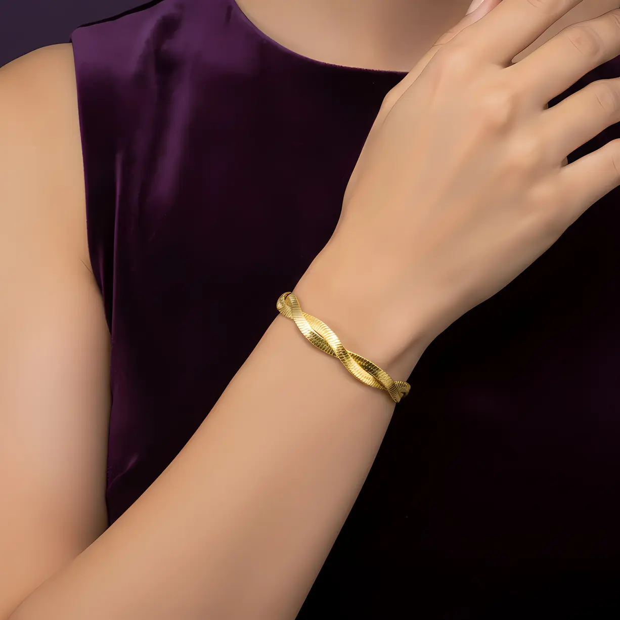 Alternative view of Twisted Snake Chain Bracelet with Layered Texture